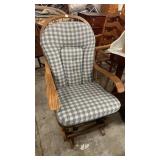 Pre-Owned Glider Rocking Chair