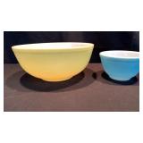 2 pc Pyrex Mixing Bowl Set