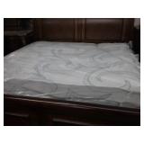Serta King Size Cusioned Mattress & Box