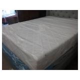 Serta Avesta Queen Memory Foam Mattress & box