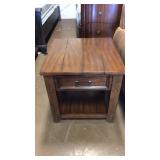 Oak one drawer end table