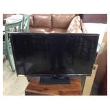 GPX 32in LED Swivel TV