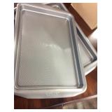 2 Circulon Baking Pans