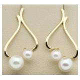 14kt Gold Pearl Designer Earrings