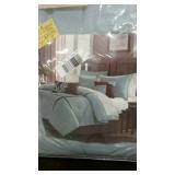 7 piece Queen comforter set