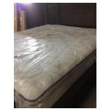 Serta Influence King Size Mattress & Box