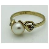 14kt Gold Pearl & Diamond Ring