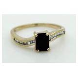 10kt Gold Onyx & Baguette Diamond Ring