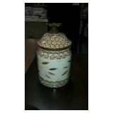 Temptations old world cookie jar,  brown