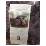 Liz Claborne Queen a Comforter Set