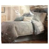 Liz Claiborne 4 pc King Comforter Set