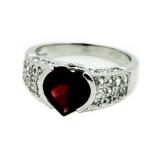 Gorgeous 2.00 ct Garnet Heart Solitaire Ring