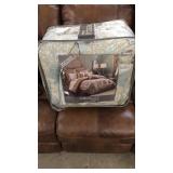 Queen - Croscill $400 Bedding Set