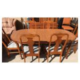 Broyhill - Vintage Oak Table & 6 Chairs