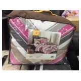 Intelligent Design Full/Queen Comforter Set