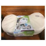 Born Free bliss feeding pillow