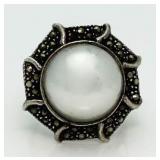 Vintage Cabochon White Pearl Ring