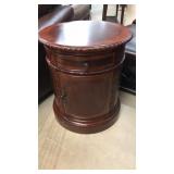 Hammary Premiere Quality Round Drum Table