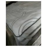 King Serta Vantage II Mattress & Box