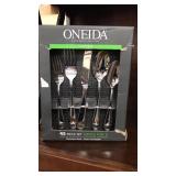 Oneida 45 pc Silverware