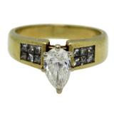 18kt Gold Pear Cut 1.00 ct Diamond Ring