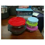Glass Bowl Set With Plastic Lids