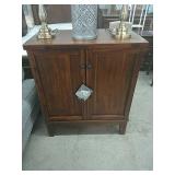 D586 Rustic Bar / Server