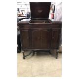 Antique Victor Brand Victrola - Working
