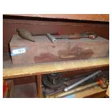 Pipe treading items