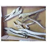 Locking pliers