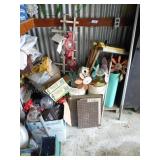 Large lot bird feeders & yard decor