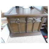 End table 27" x 27" x 20"h