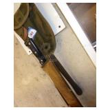Machete & folding shovel (military)