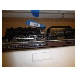 Lionel locomotive & tender car