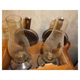2 kerosene lamps