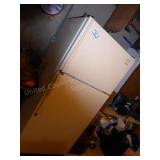 Whirlpool refrigerator 18 cubic ft