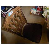Table, chairs & leaves