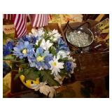 2 boxes decor items