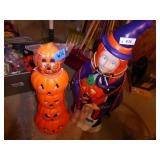 2 Halloween lighted statues