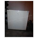 Mini fridge (Works)