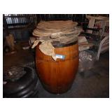 Wood barrel & 6 basket lids