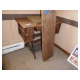 Sewing machine table (No machine) & leaf