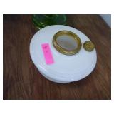 White Hanging Lamp Font - condition: excellent