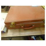 Vintage art / drawing supplies w/ case