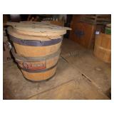 2 fruit baskets w/ lids