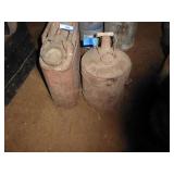 2 metal gas cans