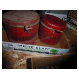 2 kitchen containers