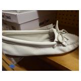 9 pair Minnetonka women 9 pair Minnetonka women