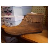 10 pair Minnetonka women 10 pair Minnetonka women