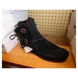 10 pair Minnetonka women 10 pair Minnetonka women